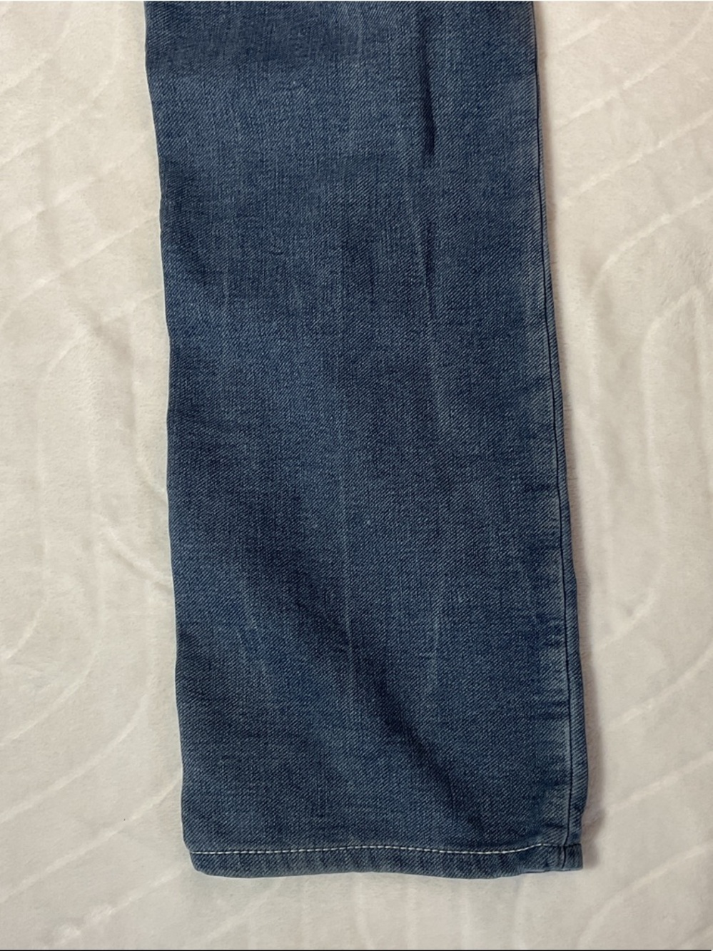 Silver Jeans Straight Leg Dark Blue Denim with Embroidered Back Pockets - Picture 2 of 12